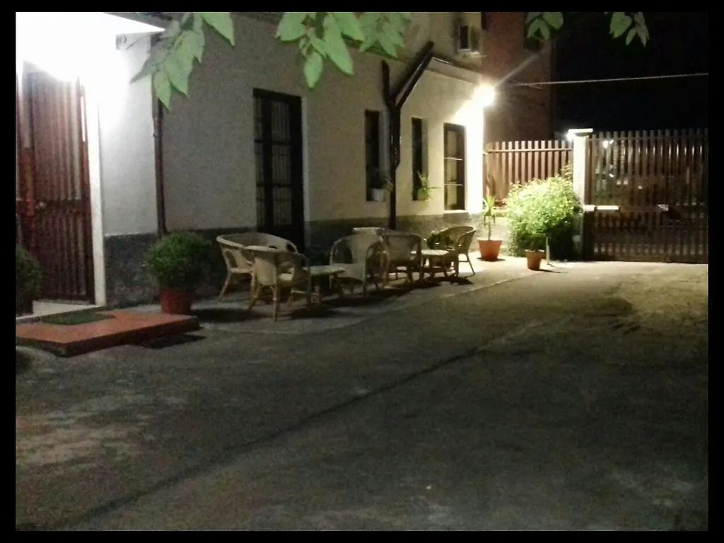 Bed & Breakfast Fontanarossa Airport -Private Parking- Катания