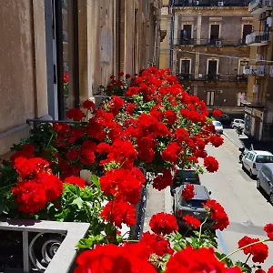 https://ferrini-home-rindone-6.catania-hotels.net