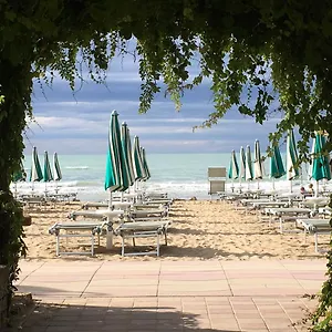 **** Hotel Vina Del Mar Pineta Italien