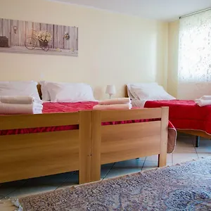 https://zagarella-house.catania-hotels.net